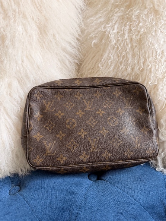 Louis Vuitton Handbags - Louis Vuitton Monogram Canvas Toiletry Pouch in Brown